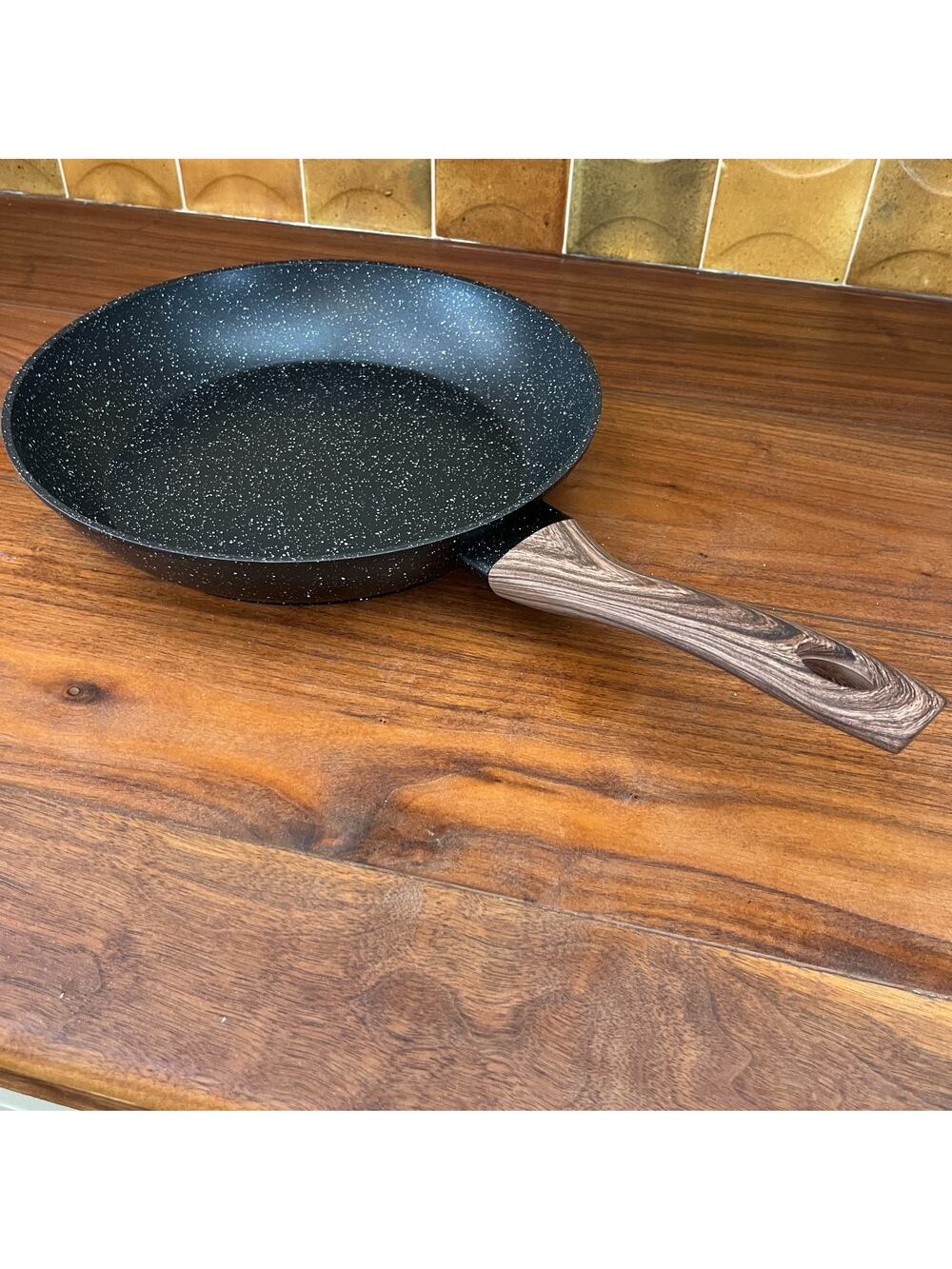 Black Speckled Aluminum Non-Stick 11" Frying Pan w/ Bakelite Handle